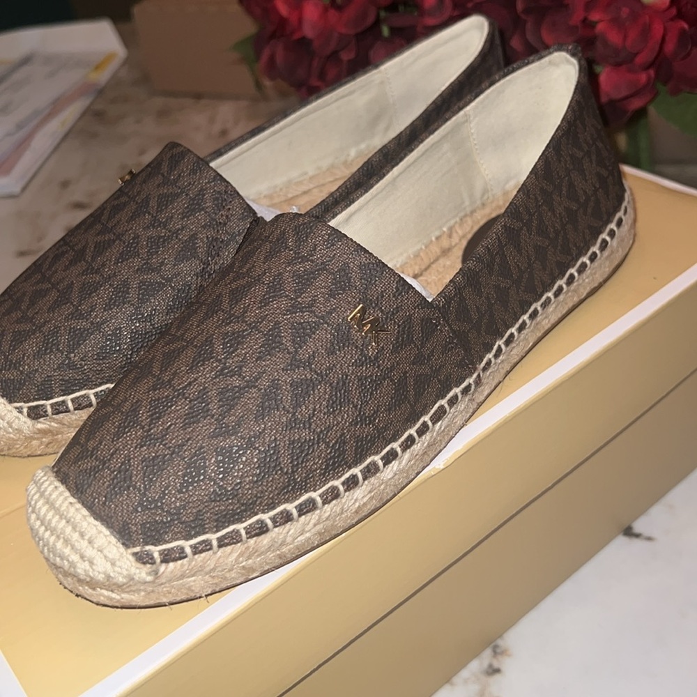 NIB Michael Kors Kendrick Slip On  Espadrilles size 6M - Picture 3 of 9
